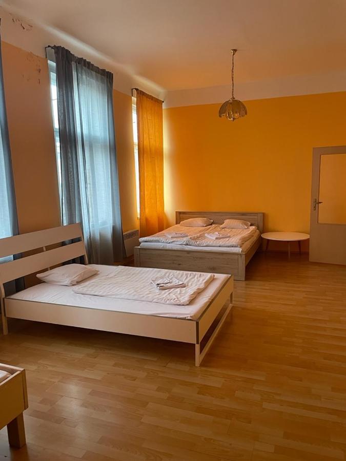 Hotel Praha Club Bed & Breakfast Praga Exterior foto