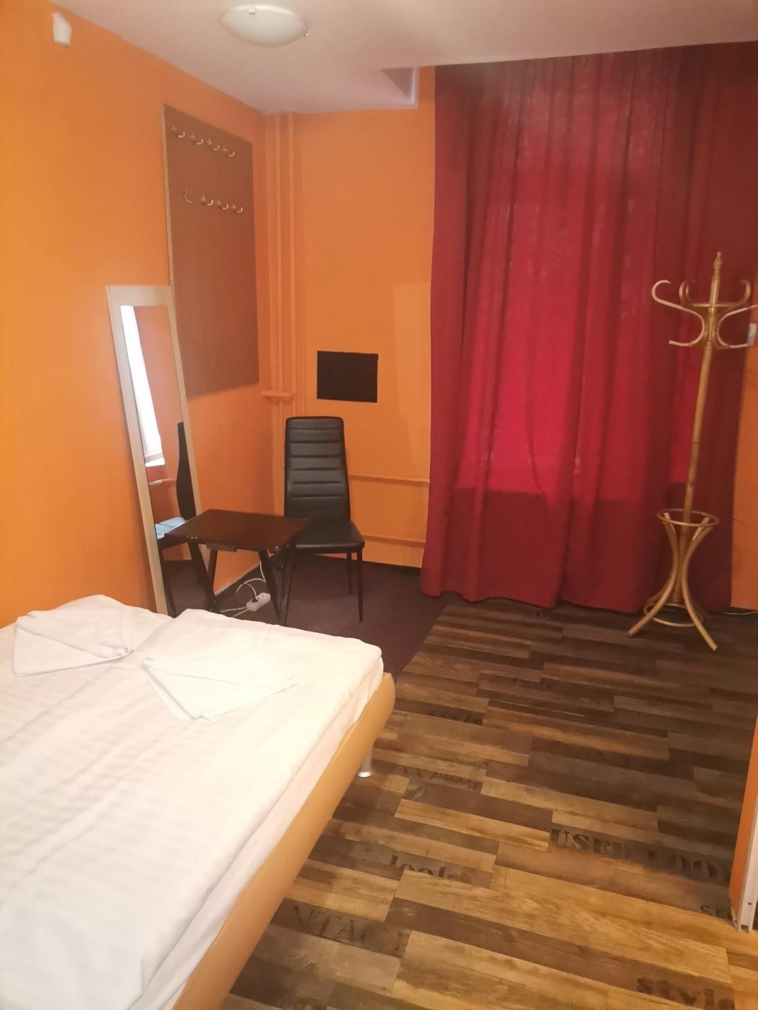 Hotel Praha Club Bed & Breakfast Praga Exterior foto