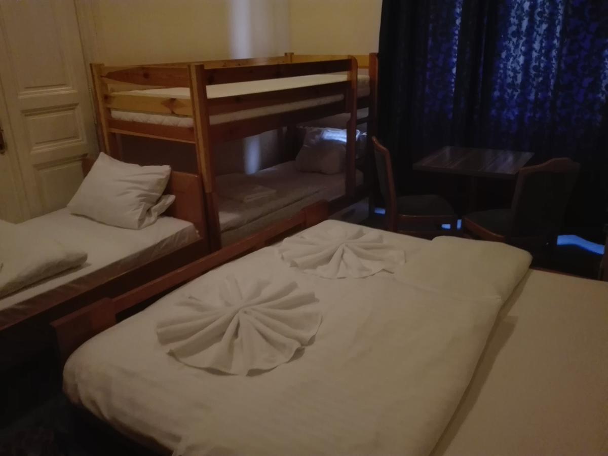 Hotel Praha Club Bed & Breakfast Praga Exterior foto