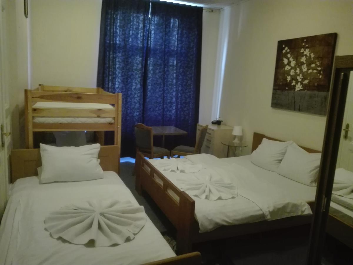 Hotel Praha Club Bed & Breakfast Praga Exterior foto