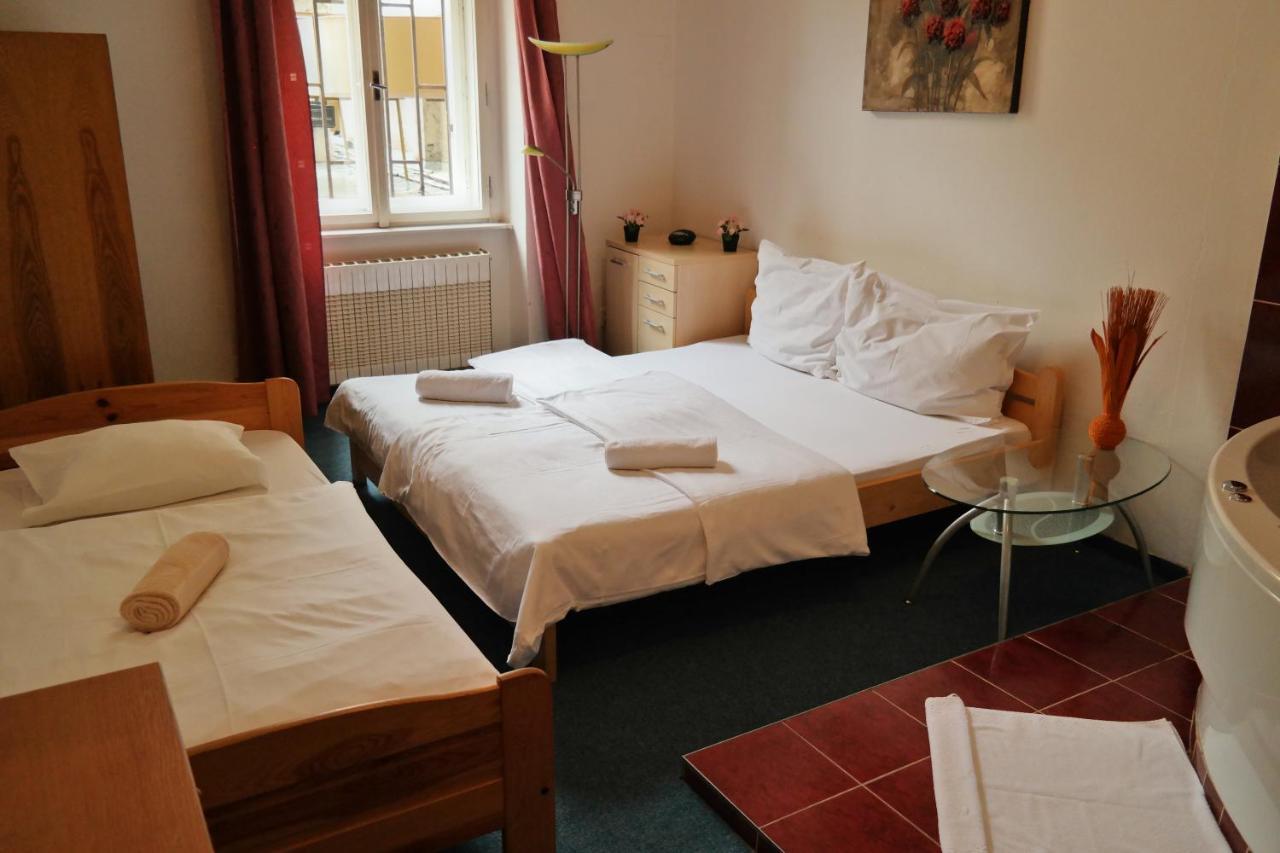 Hotel Praha Club Bed & Breakfast Praga Exterior foto