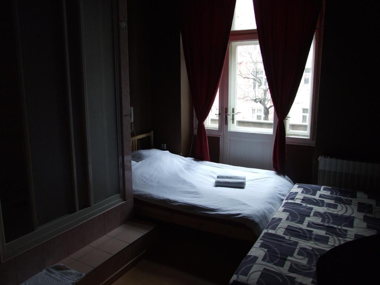Hotel Praha Club Bed & Breakfast Praga Exterior foto