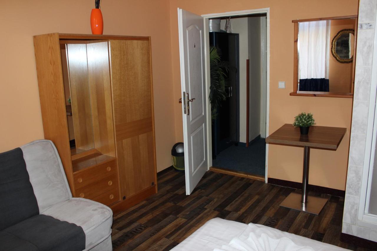 Hotel Praha Club Bed & Breakfast Praga Exterior foto